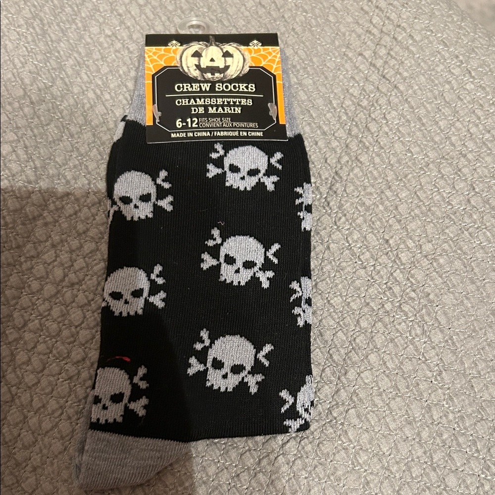 Skull Pattern Crew Socks - Black and White